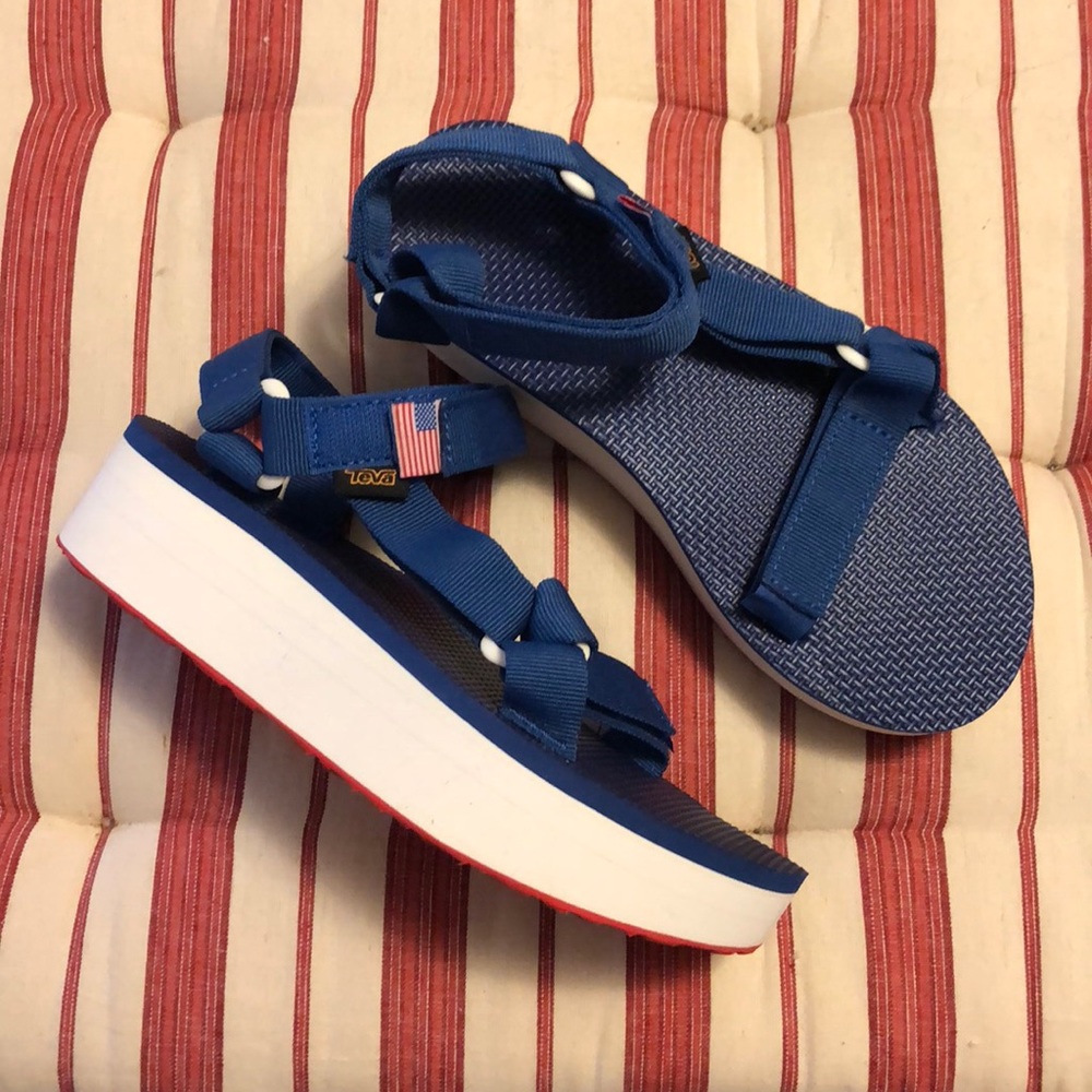 Teva Flatform Universal Sandal